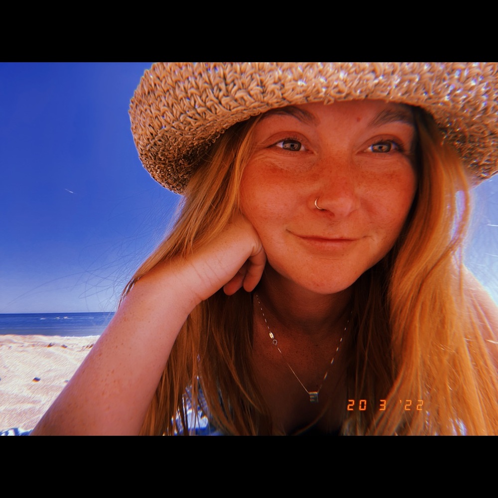 Meet your Posher, Elise